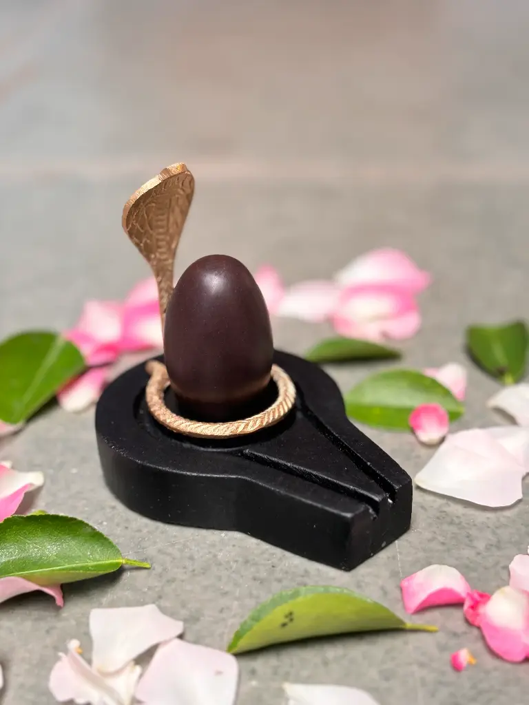 Buy Narmadeshwar Shivling Online || 2 Inch Swayambhu Shivling with 4 Inch Flat Jaladhari & Nag