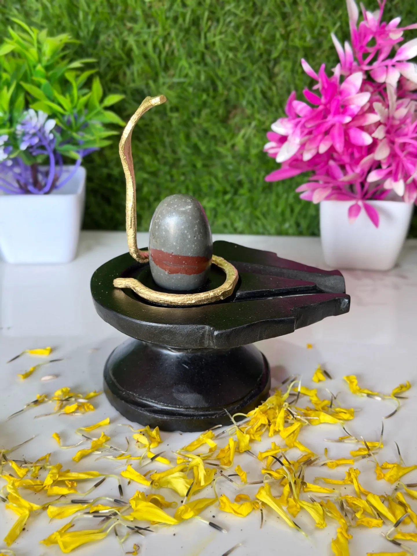 Original Neelkanth Narmadeshwar Shivling wi th Natural Kumkum Tilak for Home Puja – Peace, Harmony & Protection from Disea ses( Size 2 Inch ,thumb size )
