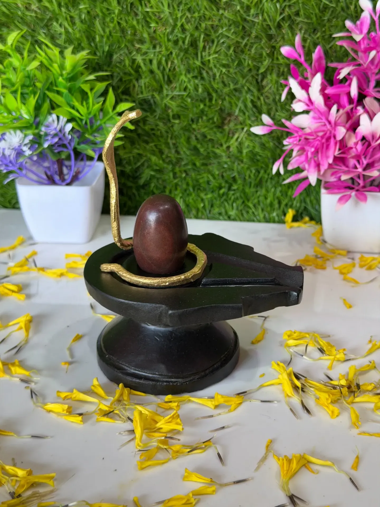 Mahakal Original Narmadeshwar Shivling with Jaladhari and Nag for Daily Shiva Puja – 2 Inch (Thumb Size)