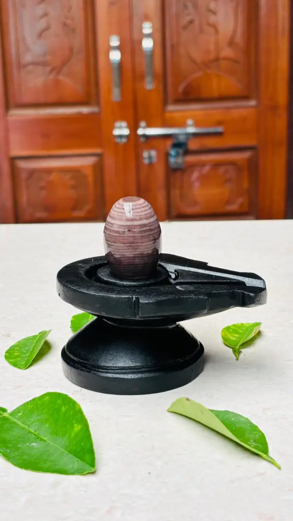 Very High Energy Narmada Shivalingam Thumb Size For Home Ofiice And Car