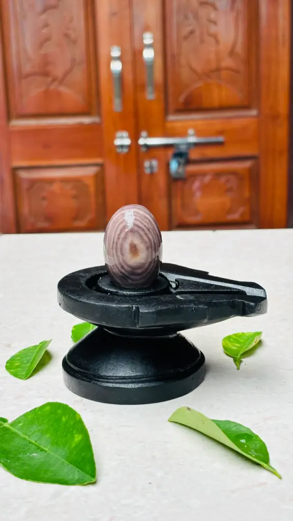 Antique-Style Shivling – Heritage Elegance for Luxury Interiors