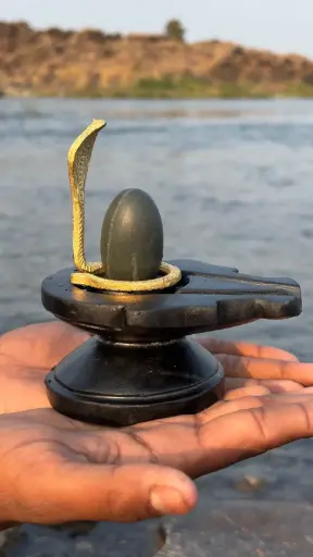 Neelkanth Narmadeshwar Shivling