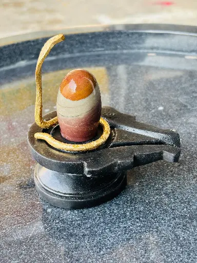 chandan dhari natural narmadeshwar shivling for home
